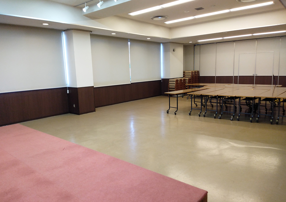 葬儀屋さんのゆいまーるが案内する稲城市の医王寺会館の控室と折りたたみ式机風景(府中市からのアクセス案内)